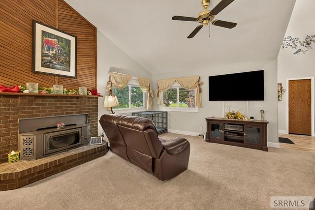 2195 S Midway Avenue, Ammon, ID 83406