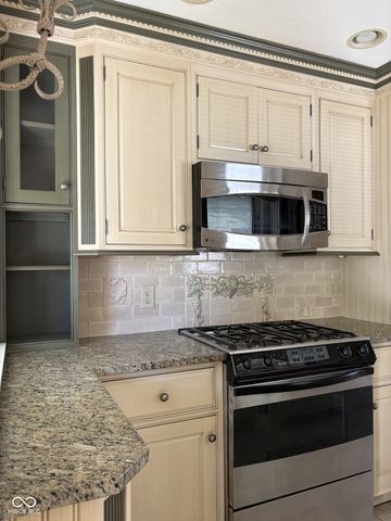 523 E Mills Avenue, Indianapolis, IN 46227
