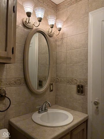 523 E Mills Avenue, Indianapolis, IN 46227