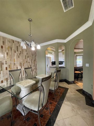 232 SW 7th Ave 0, Hallandale Beach, FL 33009