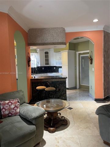 232 SW 7th Ave 0, Hallandale Beach, FL 33009