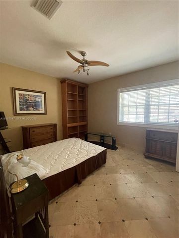 232 SW 7th Ave 0, Hallandale Beach, FL 33009