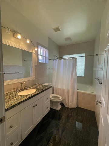 232 SW 7th Ave 0, Hallandale Beach, FL 33009