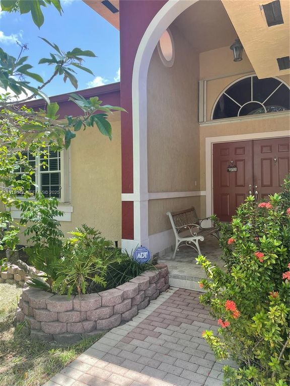 232 SW 7th Ave 0, Hallandale Beach, FL 33009