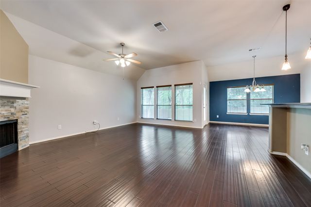 630 Oak Creek Drive, Cedar Hill, TX 75104