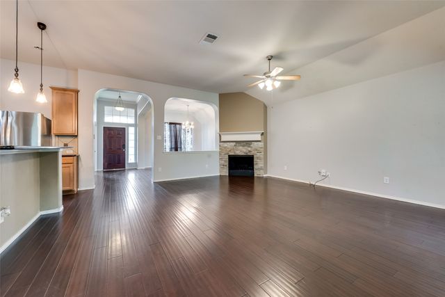 630 Oak Creek Drive, Cedar Hill, TX 75104