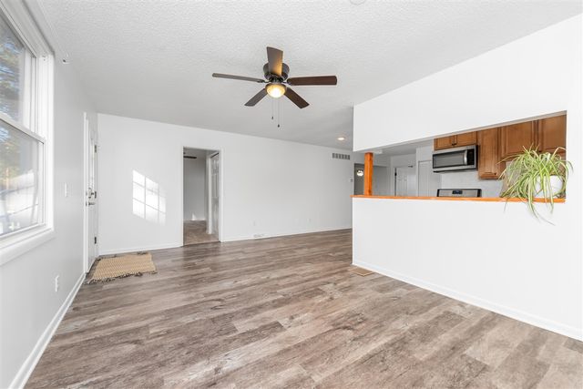 8244 W Q Avenue, Kalamazoo, MI 49009