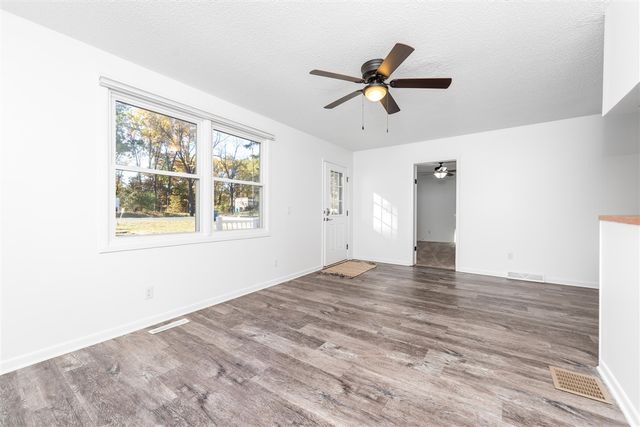 8244 W Q Avenue, Kalamazoo, MI 49009