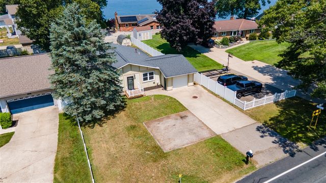 8244 W Q Avenue, Kalamazoo, MI 49009