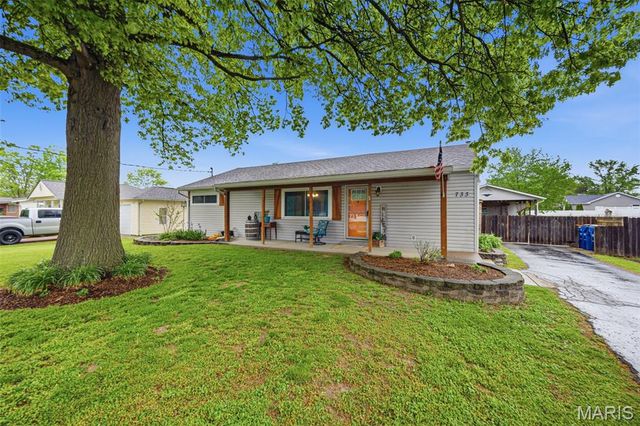 733 Lake Drive, Herculaneum, MO 63048