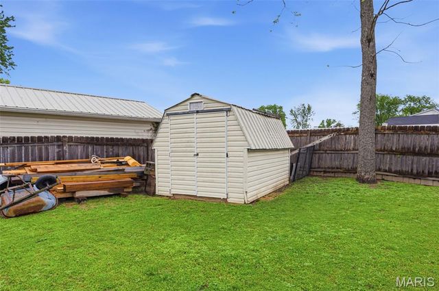 733 Lake Drive, Herculaneum, MO 63048