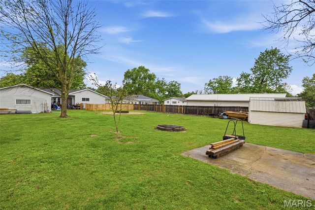 733 Lake Drive, Herculaneum, MO 63048