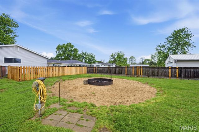 733 Lake Drive, Herculaneum, MO 63048