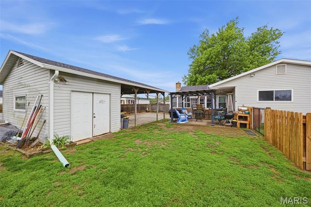 733 Lake Drive, Herculaneum, MO 63048