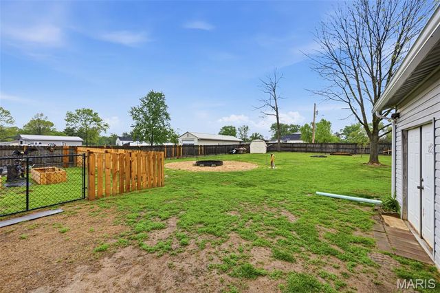 733 Lake Drive, Herculaneum, MO 63048