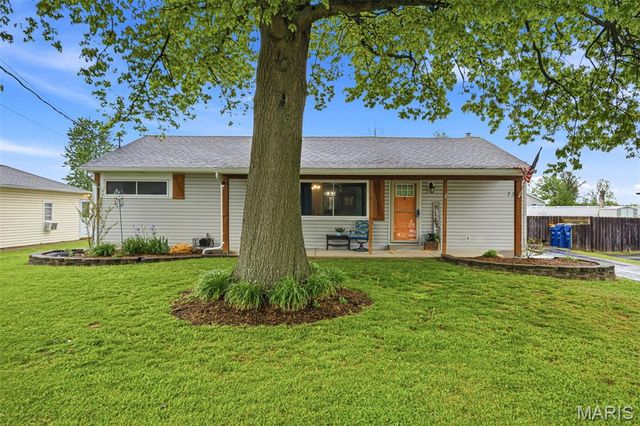 733 Lake Drive, Herculaneum, MO 63048