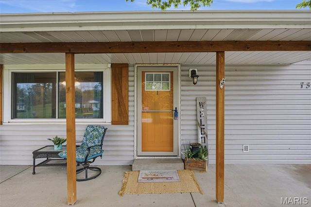 733 Lake Drive, Herculaneum, MO 63048