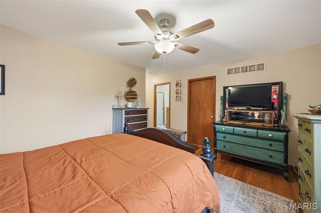 733 Lake Drive, Herculaneum, MO 63048