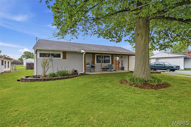 733 Lake Drive, Herculaneum, MO 63048
