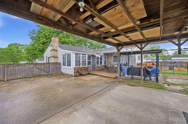 733 Lake Drive, Herculaneum, MO 63048