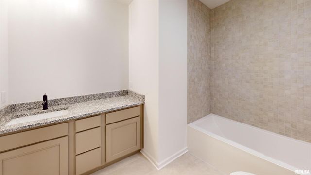 5940 BUTTERFIELD Drive, Bettendorf, IA 52722