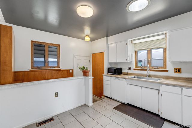 9522 Pardee Road, Taylor, MI 48180