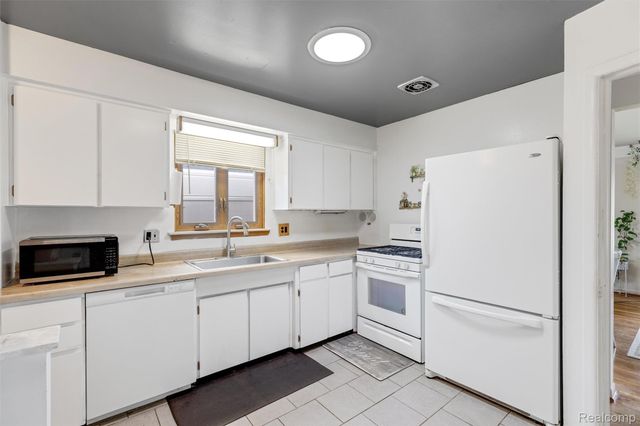 9522 Pardee Road, Taylor, MI 48180