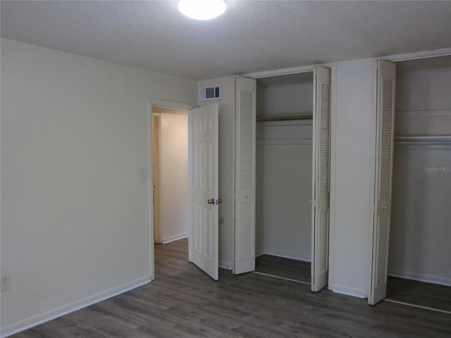 300 NW 20TH AVENUE 6, Gainesville, FL 32609
