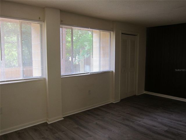 300 NW 20TH AVENUE 6, Gainesville, FL 32609