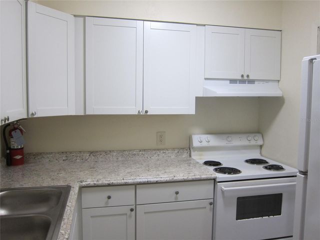 300 NW 20TH AVENUE 6, Gainesville, FL 32609