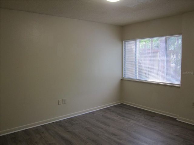 300 NW 20TH AVENUE 6, Gainesville, FL 32609