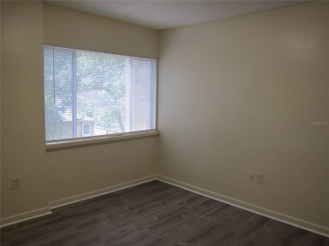 300 NW 20TH AVENUE 6, Gainesville, FL 32609