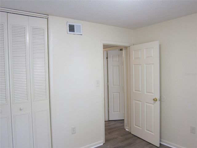 300 NW 20TH AVENUE 6, Gainesville, FL 32609