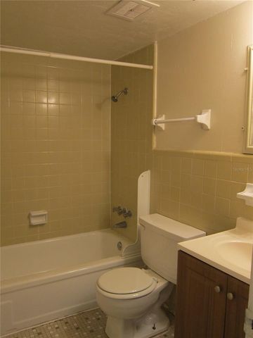 300 NW 20TH AVENUE 6, Gainesville, FL 32609