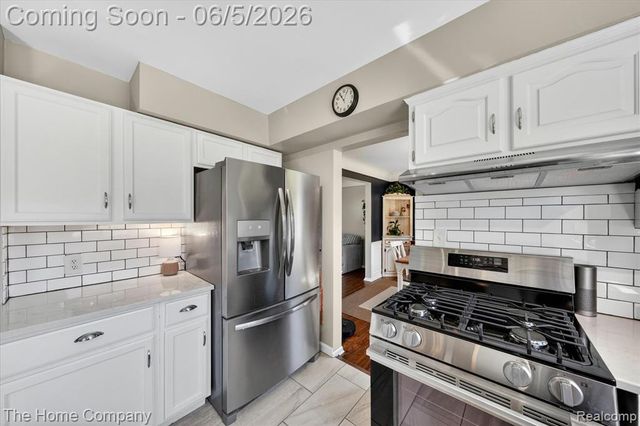 31302 Saratoga Avenue, Warren, MI 48093