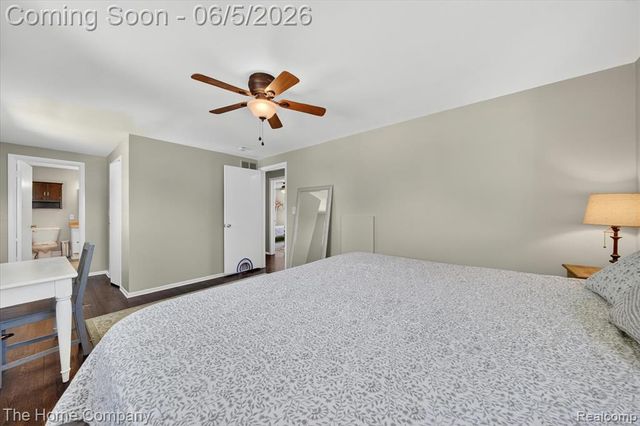 31302 Saratoga Avenue, Warren, MI 48093