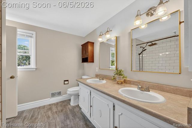 31302 Saratoga Avenue, Warren, MI 48093