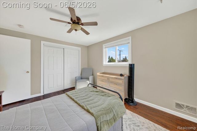 31302 Saratoga Avenue, Warren, MI 48093