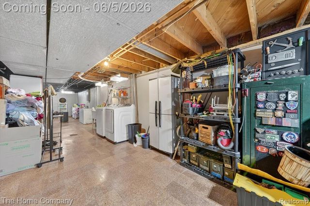 31302 Saratoga Avenue, Warren, MI 48093