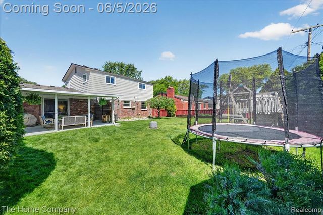 31302 Saratoga Avenue, Warren, MI 48093