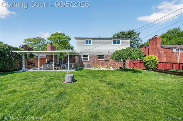 31302 Saratoga Avenue, Warren, MI 48093