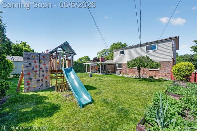 31302 Saratoga Avenue, Warren, MI 48093