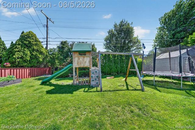 31302 Saratoga Avenue, Warren, MI 48093
