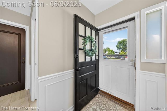 31302 Saratoga Avenue, Warren, MI 48093