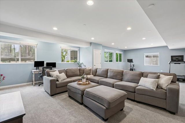 548 Council Circle, Vernon Hills, IL 60061