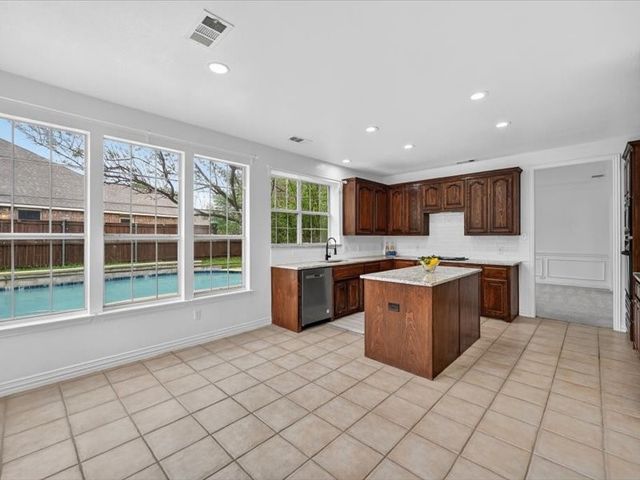 7917 Ocean Drive, Fort Worth, TX 76123