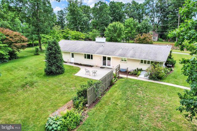 1063 PORTERS RD, Spring Grove, PA 17362