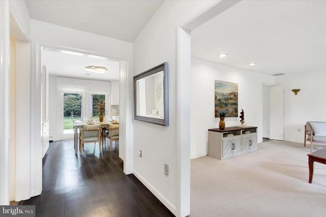 1063 PORTERS RD, Spring Grove, PA 17362