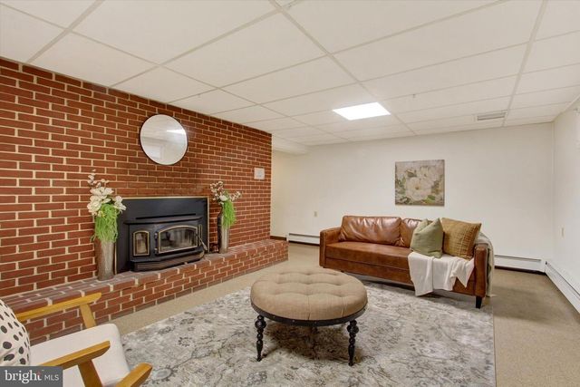 1063 PORTERS RD, Spring Grove, PA 17362