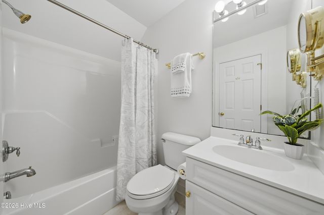 7102 Saybrook Drive, Wilmington, NC 28405